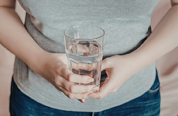 Meer energie? Begin met de basis: zuiver water drinken